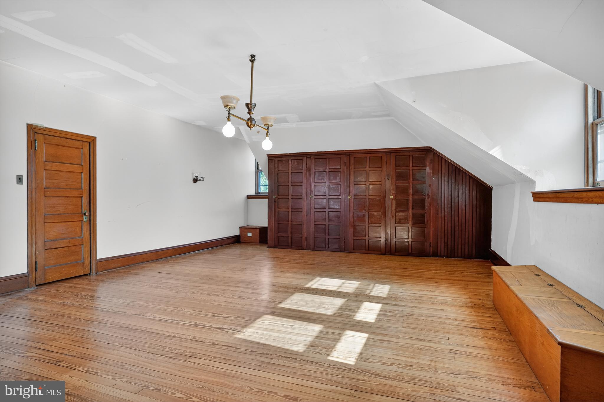 ROXBOROUGH - Residential