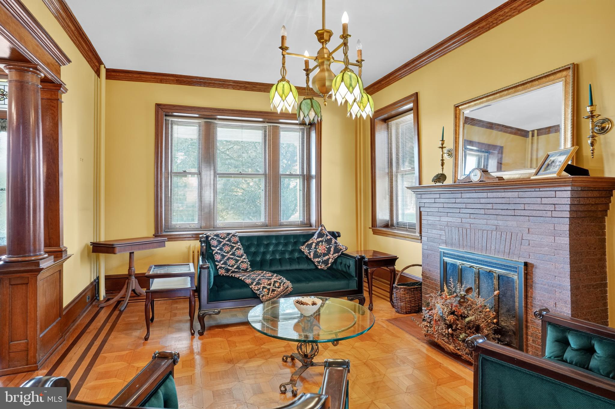 ROXBOROUGH - Residential