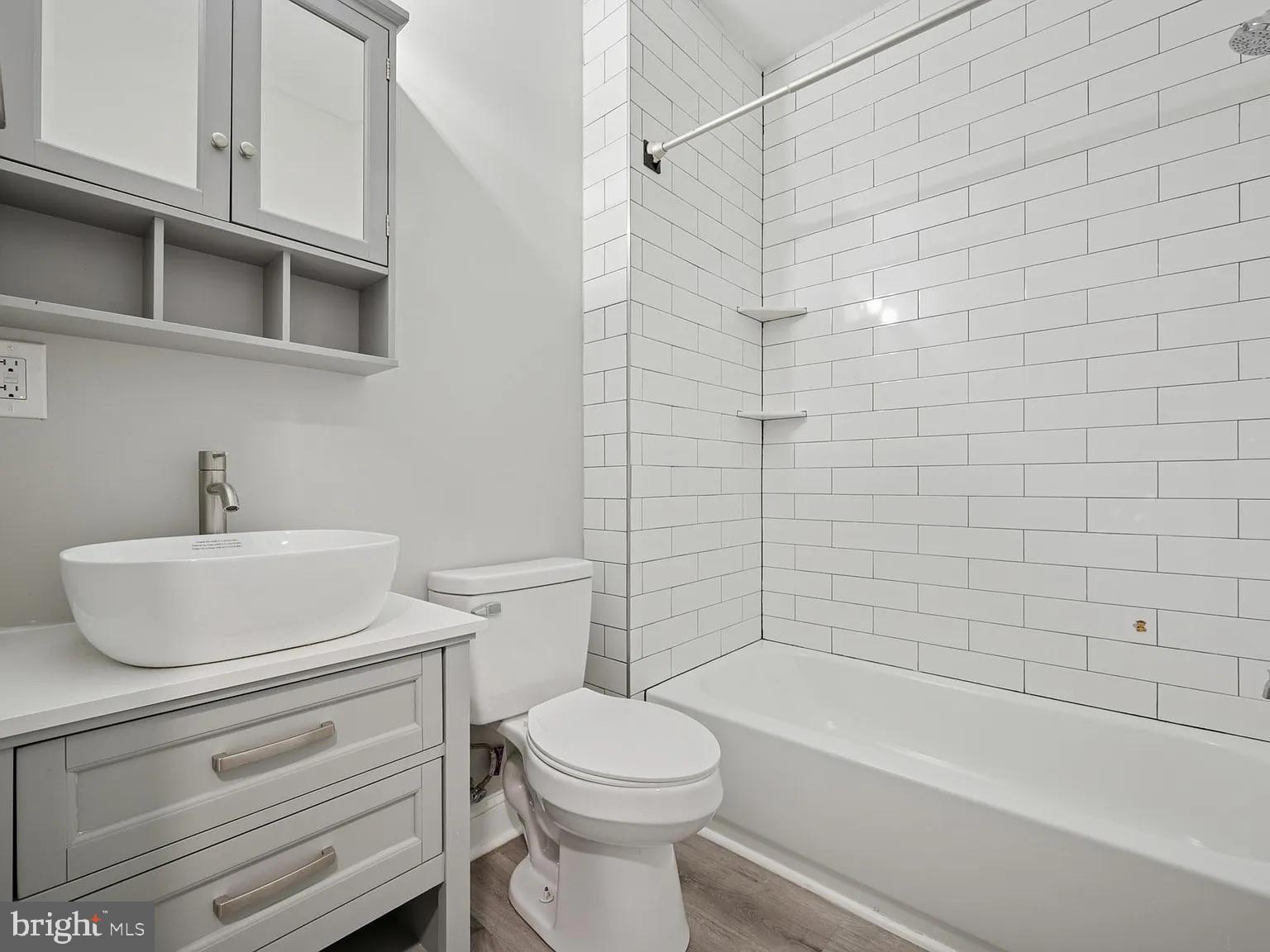 1236 W AIRDRIE STREET A