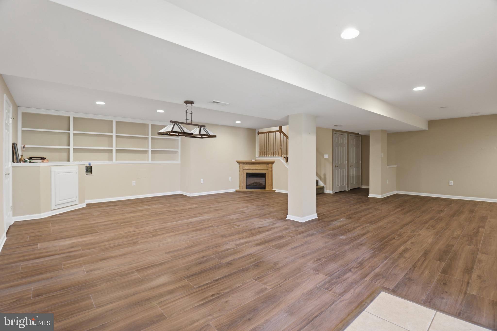 HUNTERS RIDGE - Residential