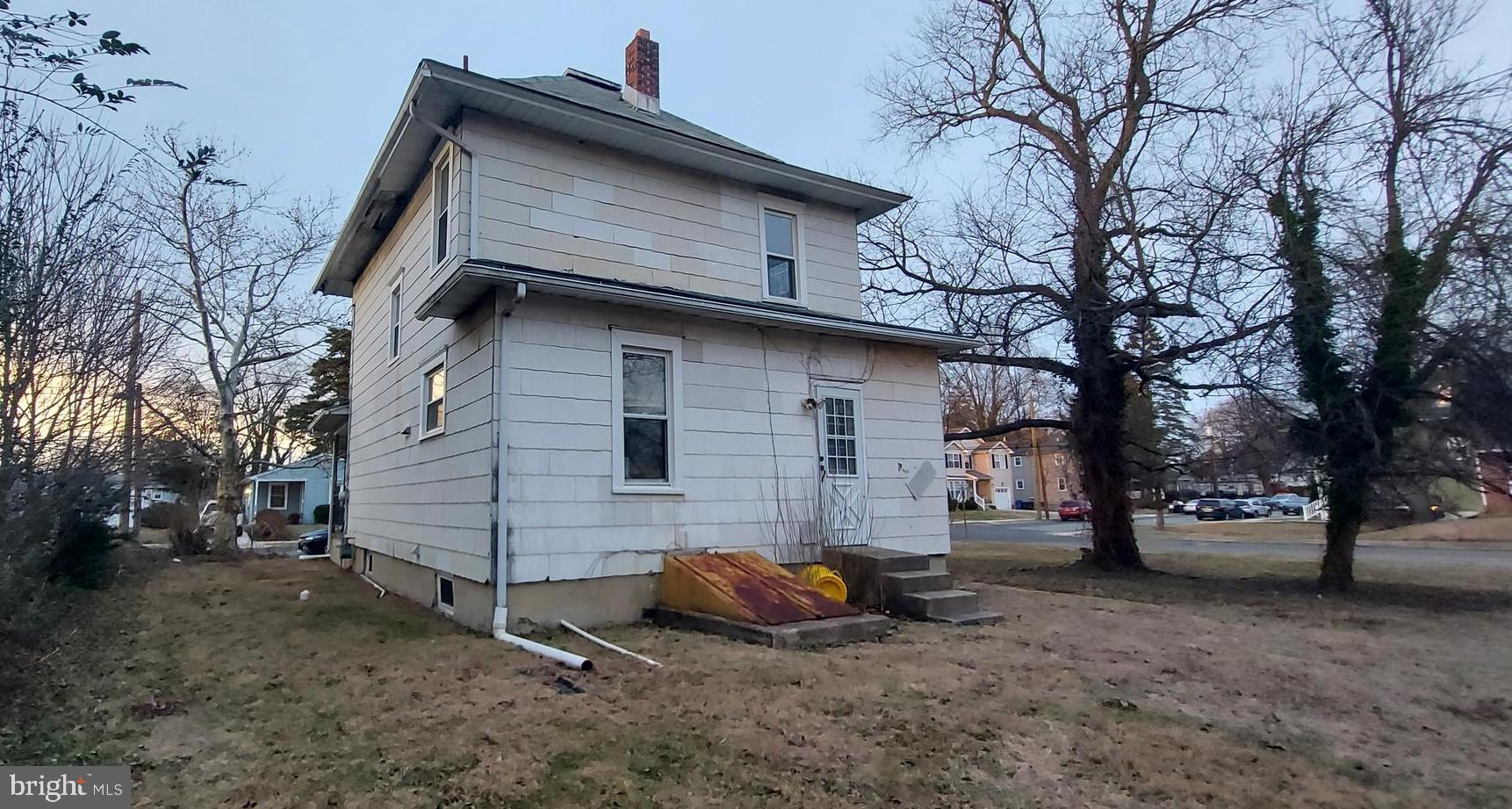 302 W WASHINGTON AVENUE