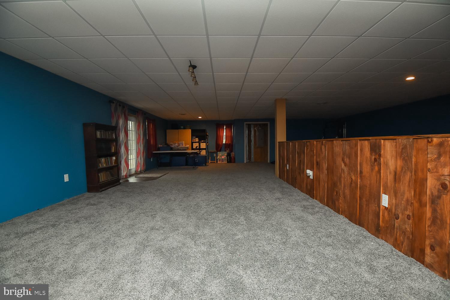 COMMUNITY KNOLLS - Residential