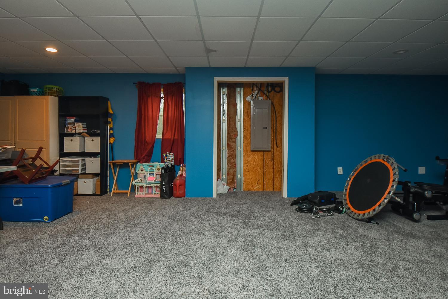 COMMUNITY KNOLLS - Residential