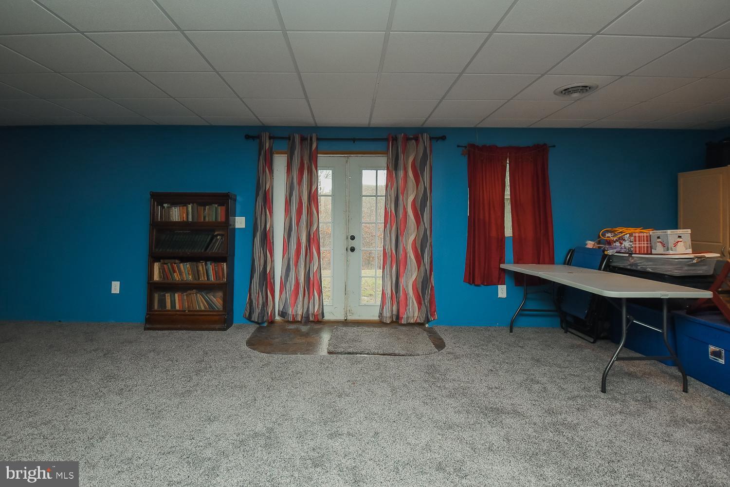 COMMUNITY KNOLLS - Residential