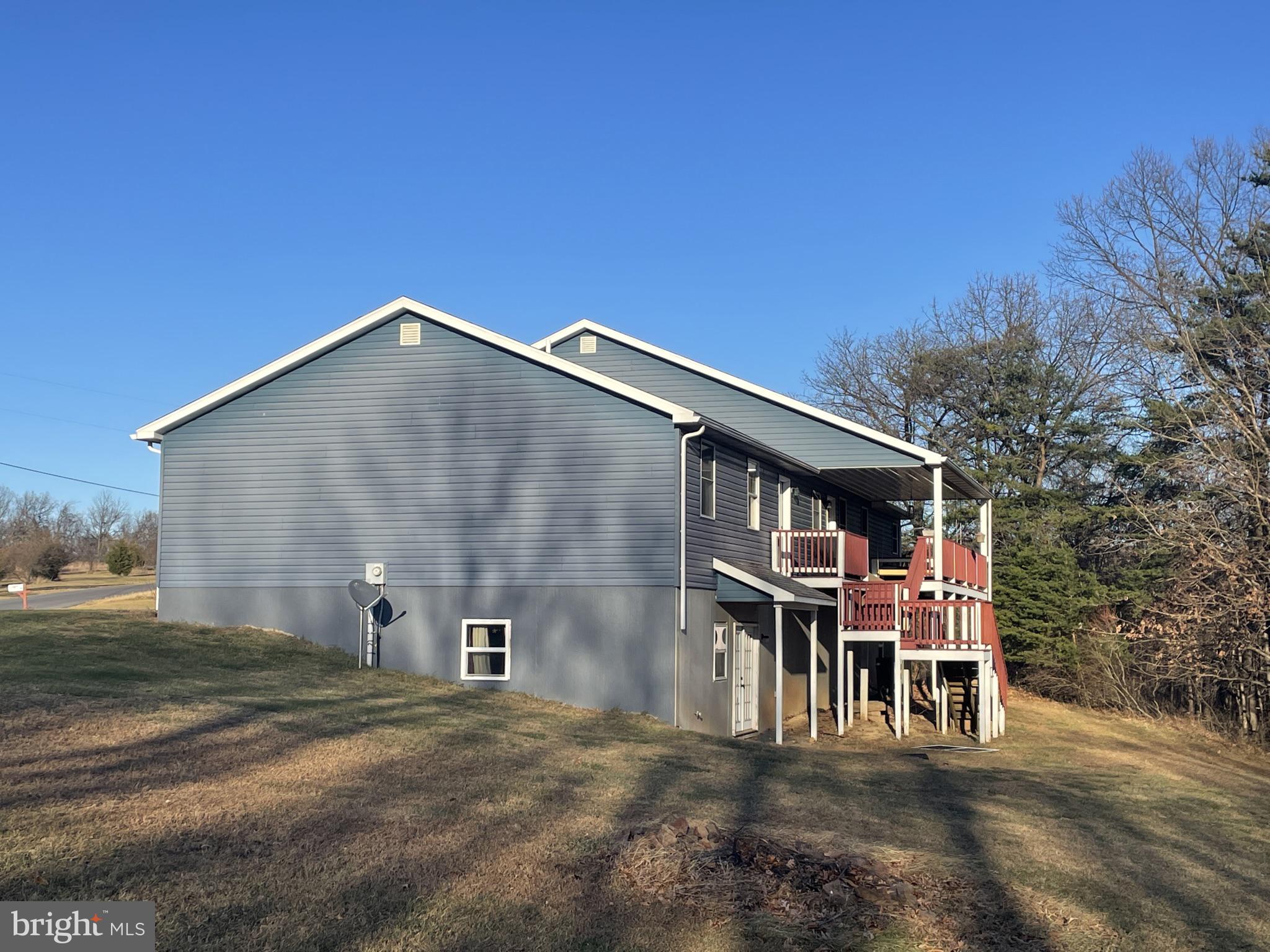 COMMUNITY KNOLLS - Residential