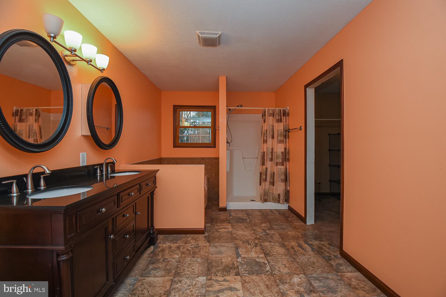 COMMUNITY KNOLLS - Residential