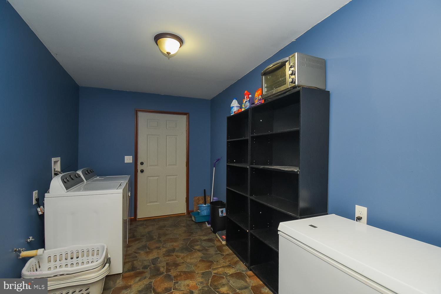 COMMUNITY KNOLLS - Residential