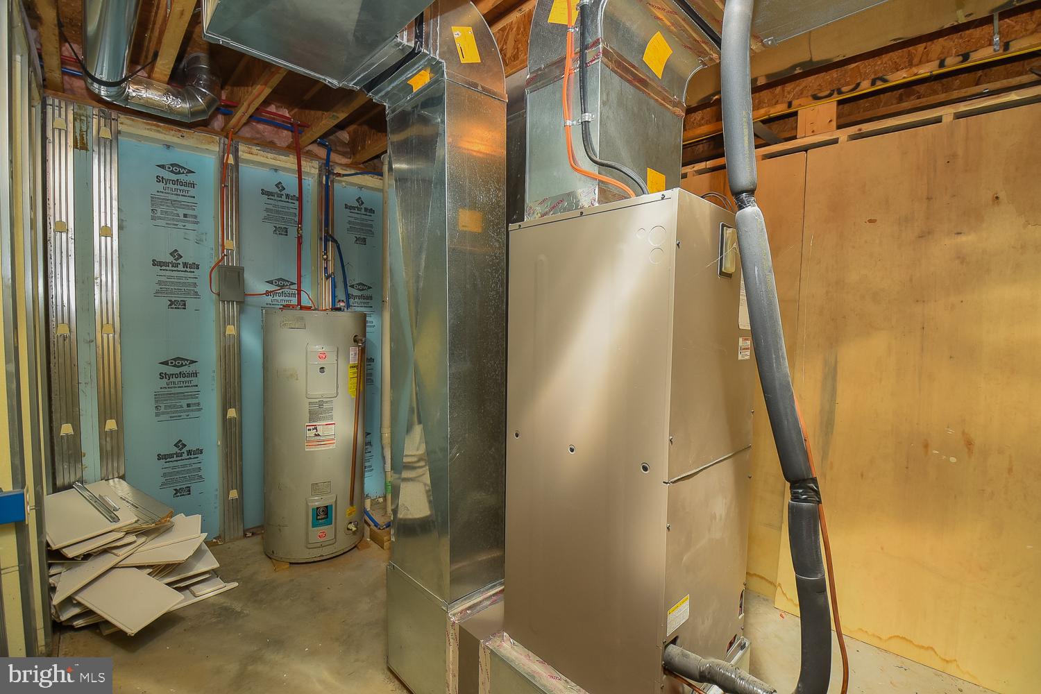 COMMUNITY KNOLLS - Residential