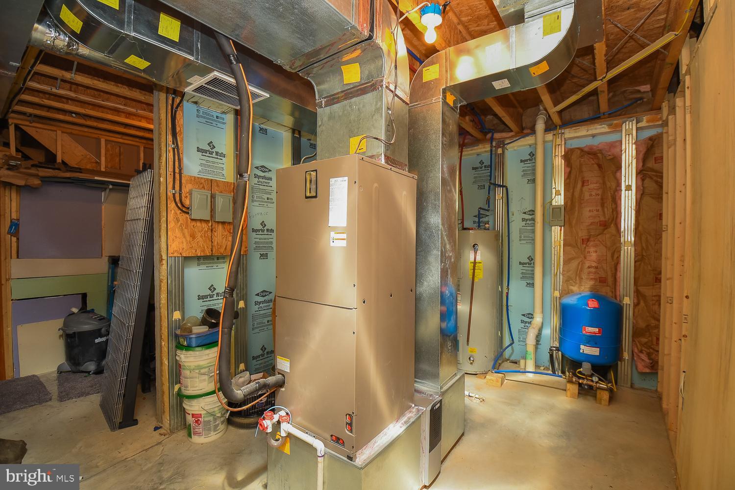 COMMUNITY KNOLLS - Residential