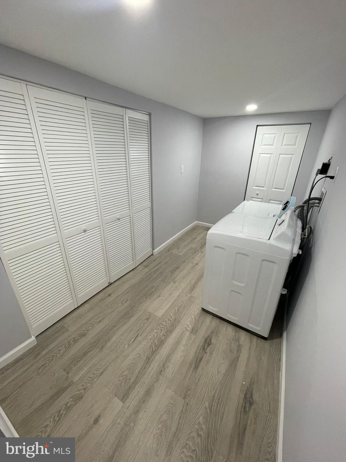 CLINTON WOODS - Residential