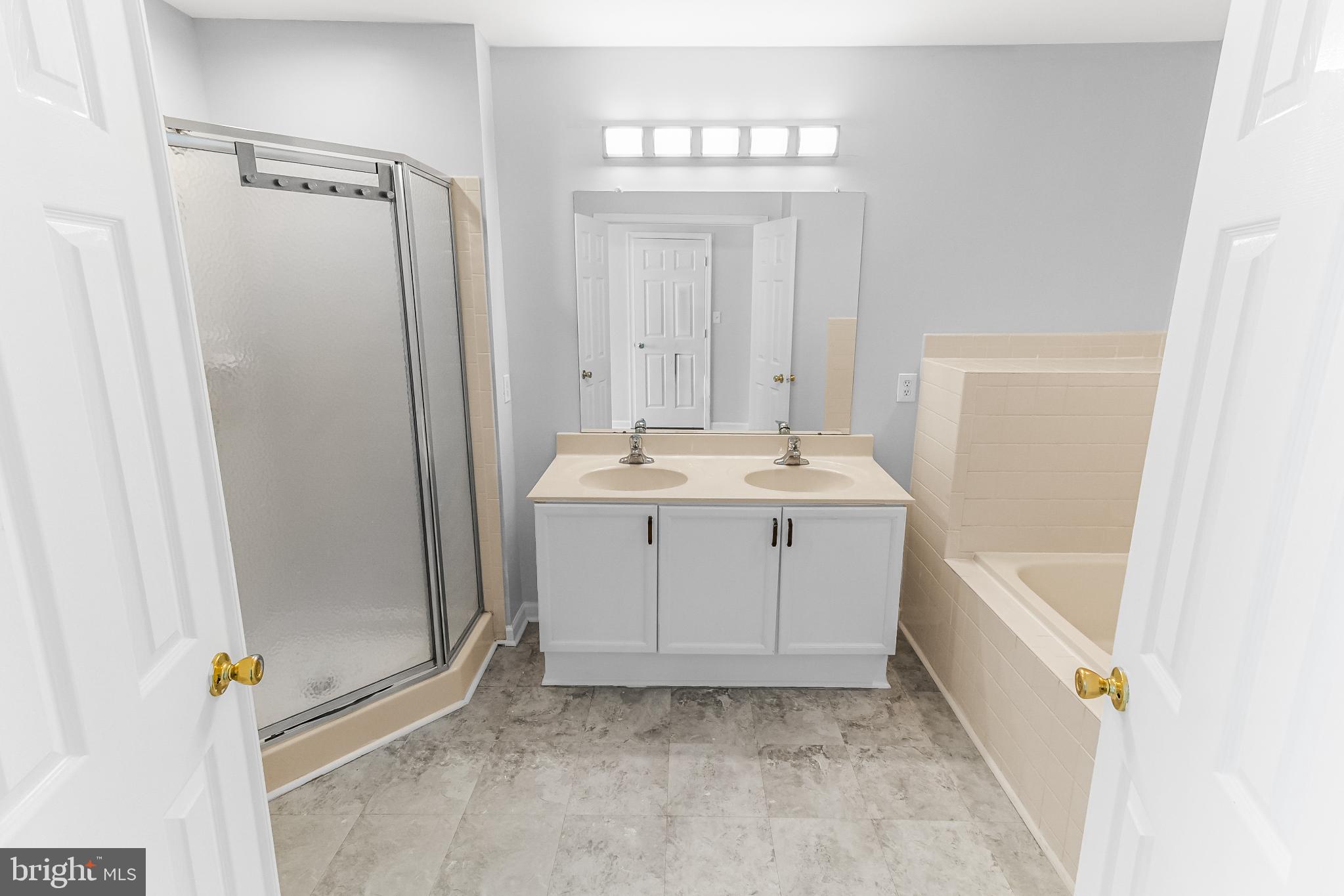 MANOR PARK - Residential