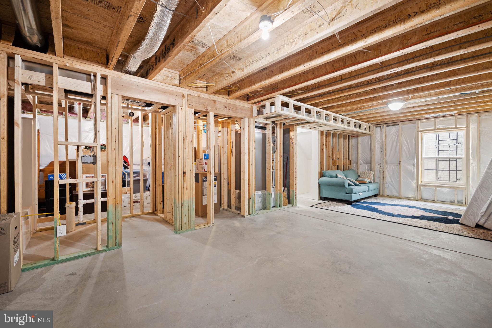 LADYSMITH VILLAGE - Residential