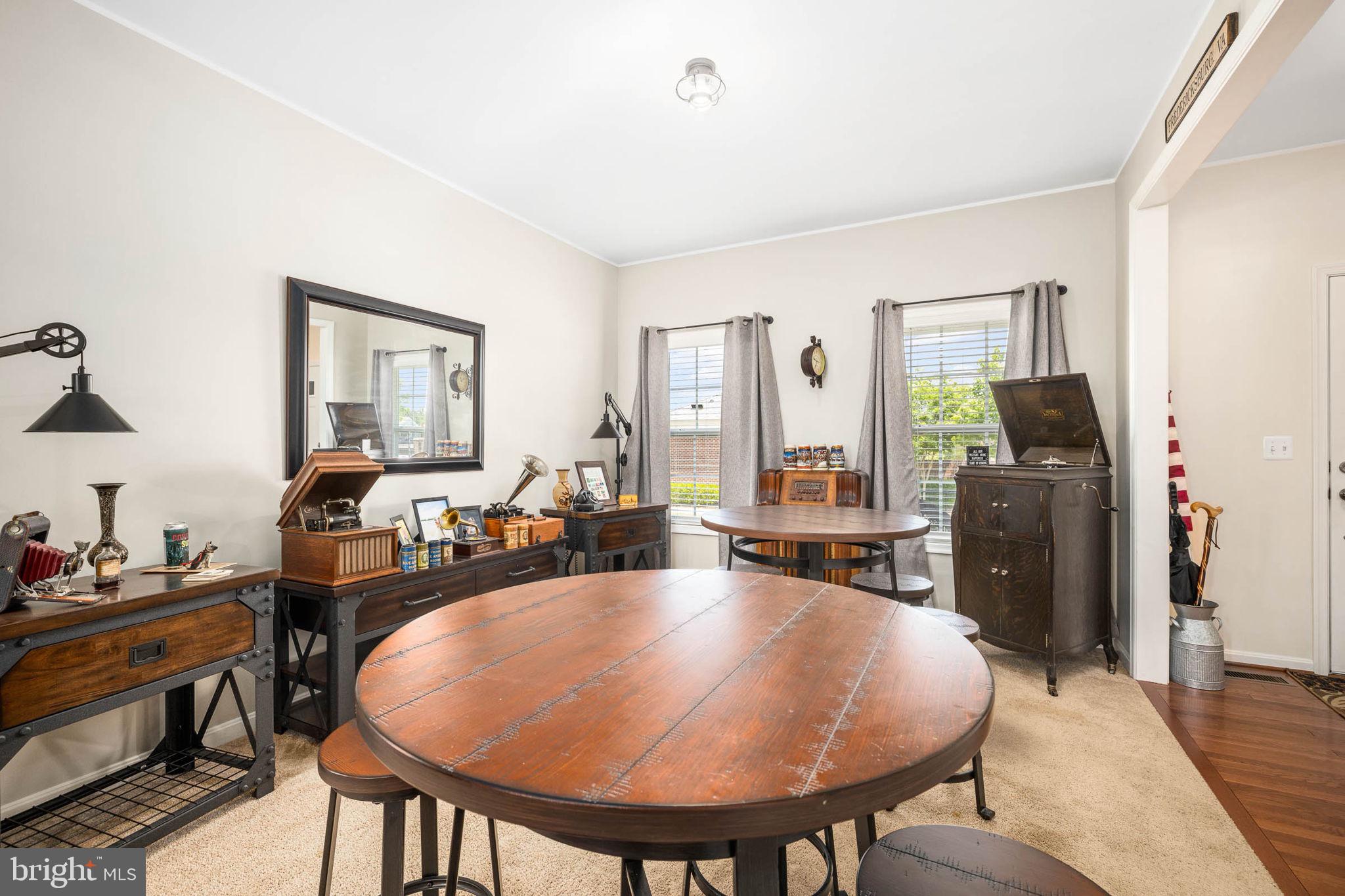 LADYSMITH VILLAGE - Residential