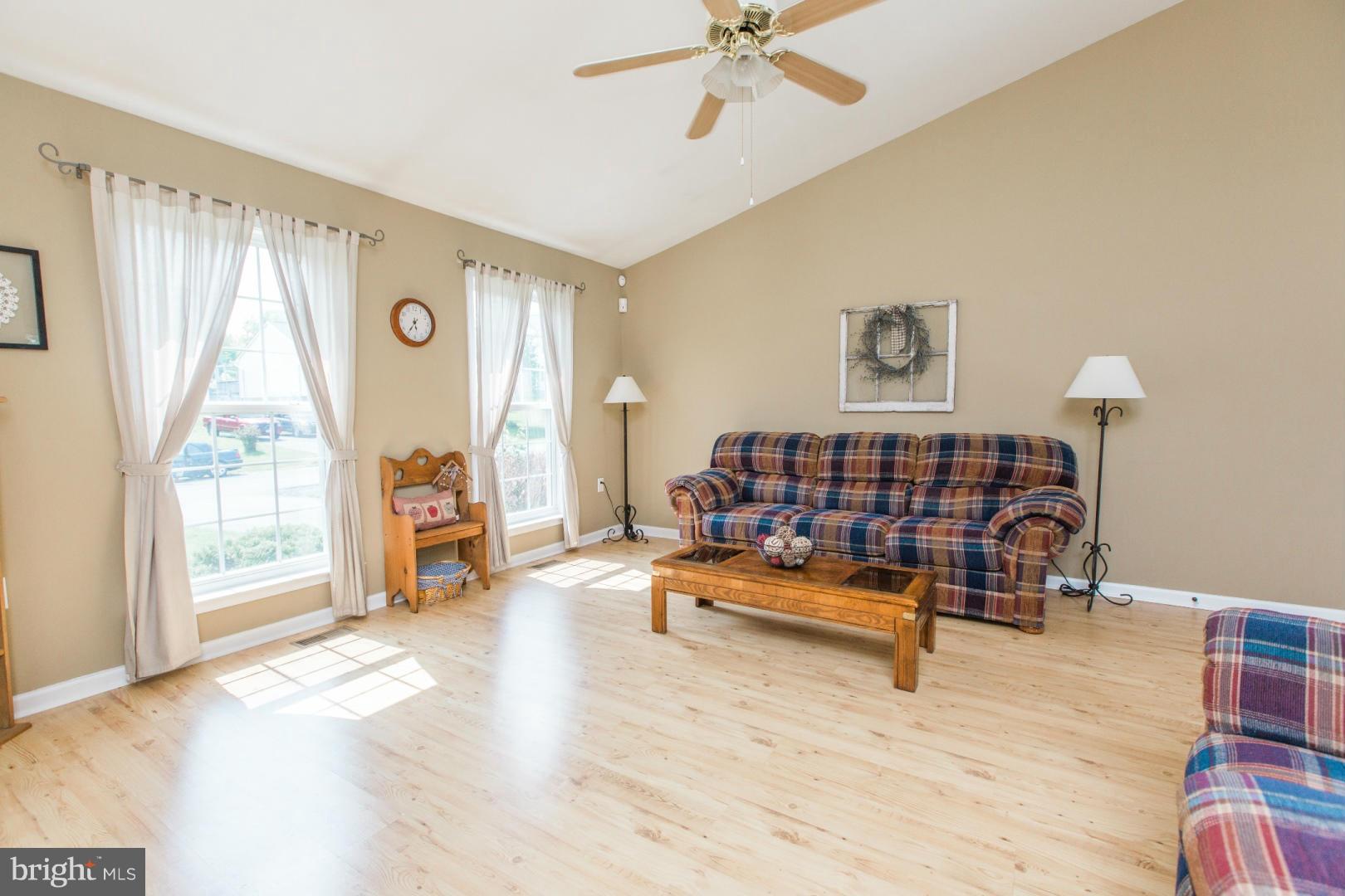 LAUREL RIDGE - Residential