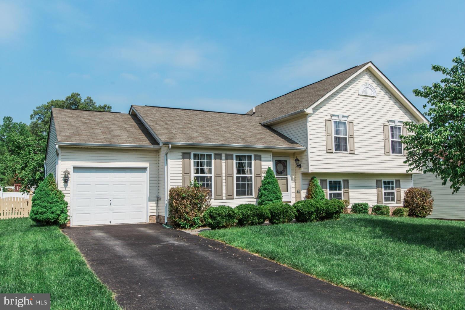 LAUREL RIDGE - Residential