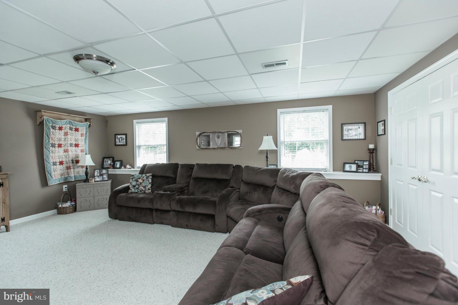 LAUREL RIDGE - Residential