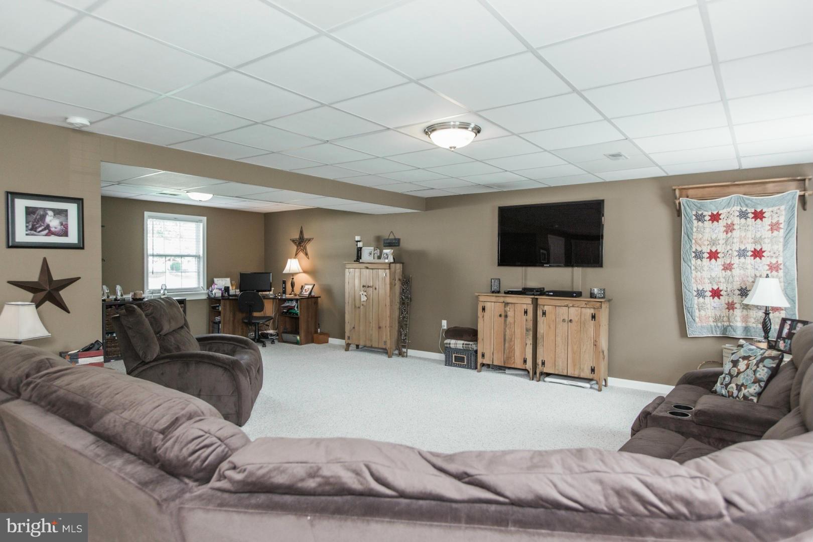 LAUREL RIDGE - Residential