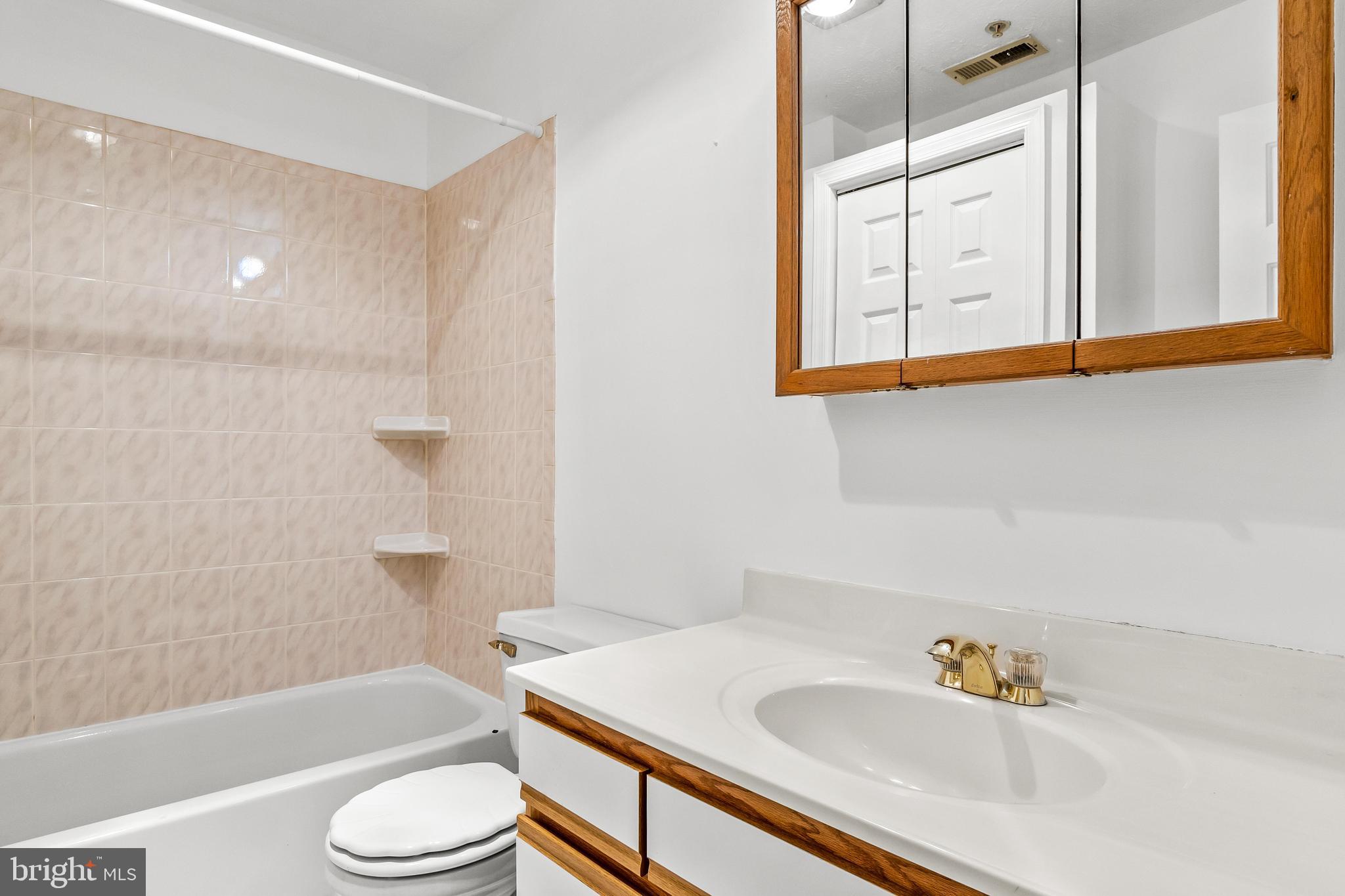 RIVERSIDE PARK - Residential