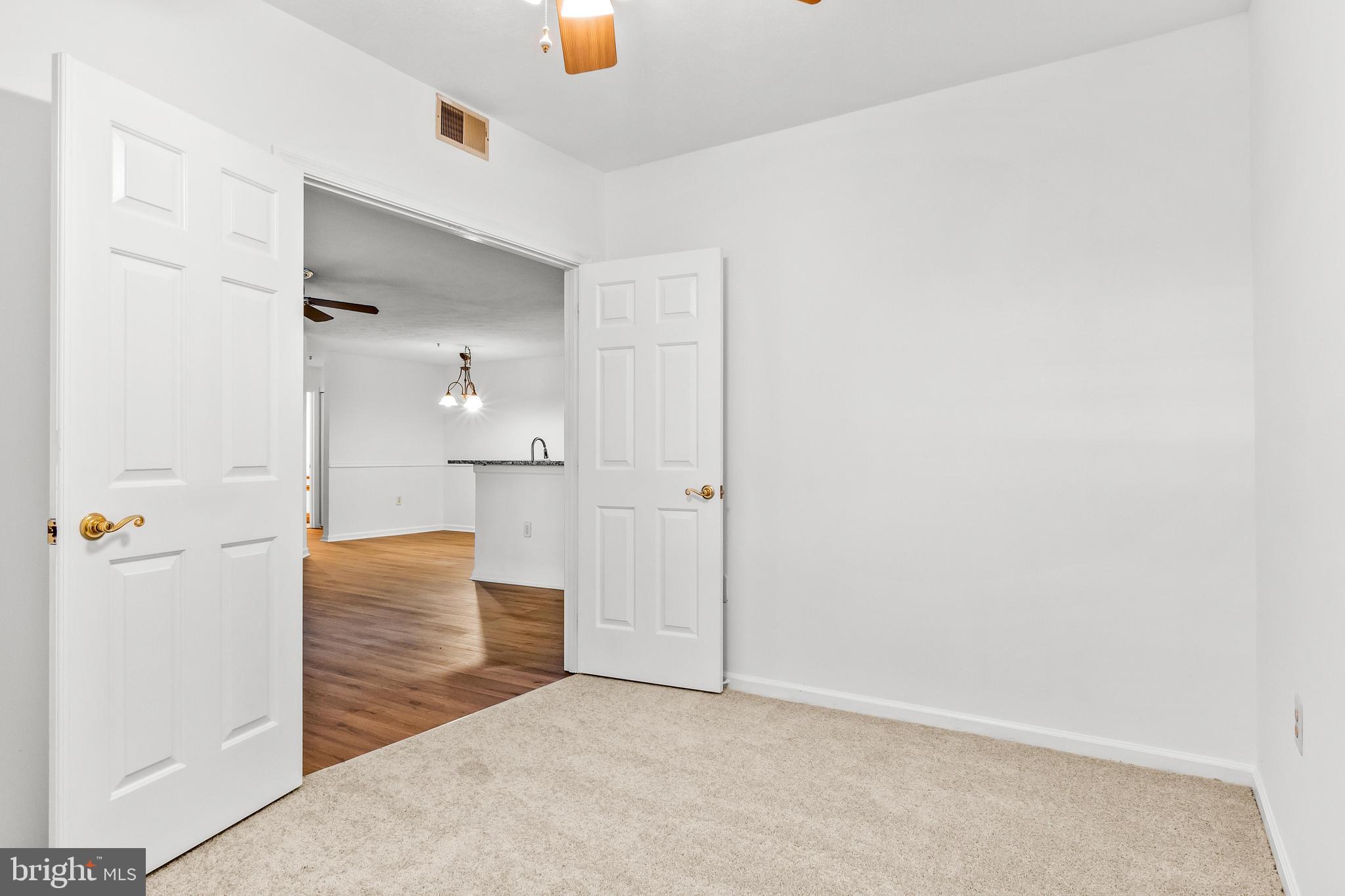 RIVERSIDE PARK - Residential