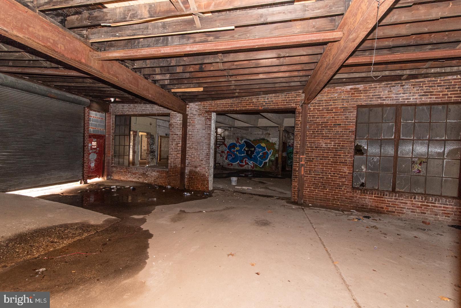 FRANKLINTOWN ROAD - Commercial Sale