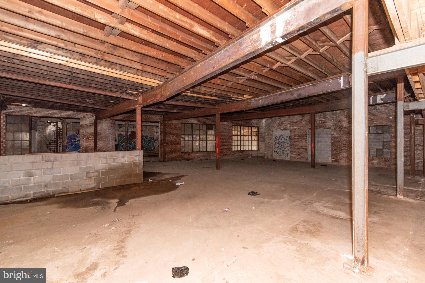 FRANKLINTOWN ROAD - Commercial Sale