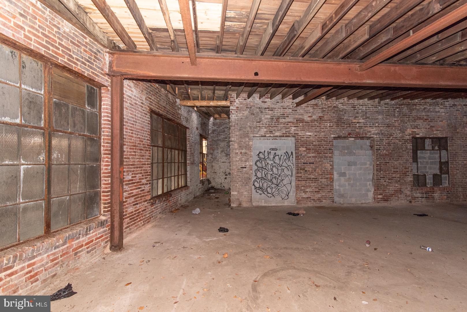 FRANKLINTOWN ROAD - Commercial Sale