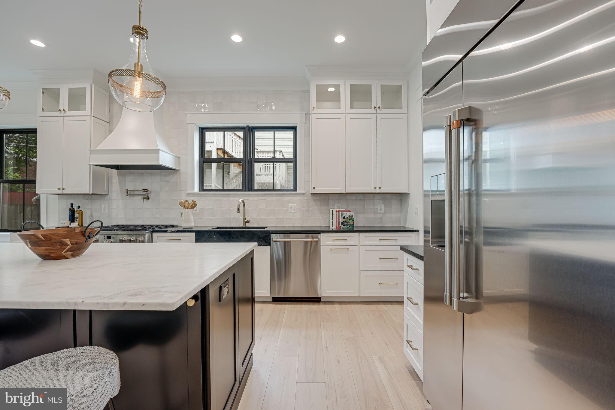 ADDISON HEIGHTS - Residential