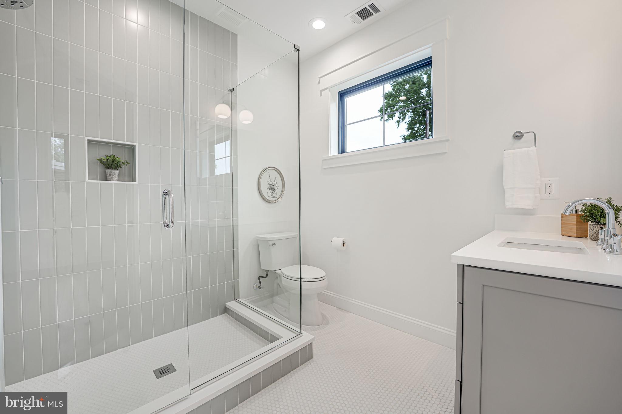 ADDISON HEIGHTS - Residential