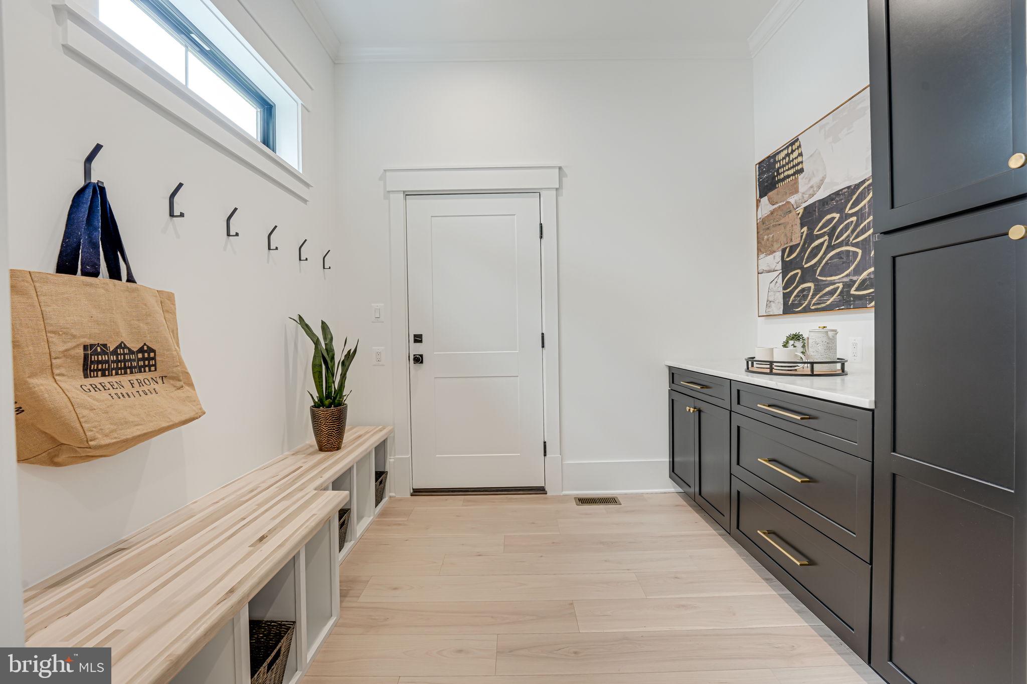 ADDISON HEIGHTS - Residential