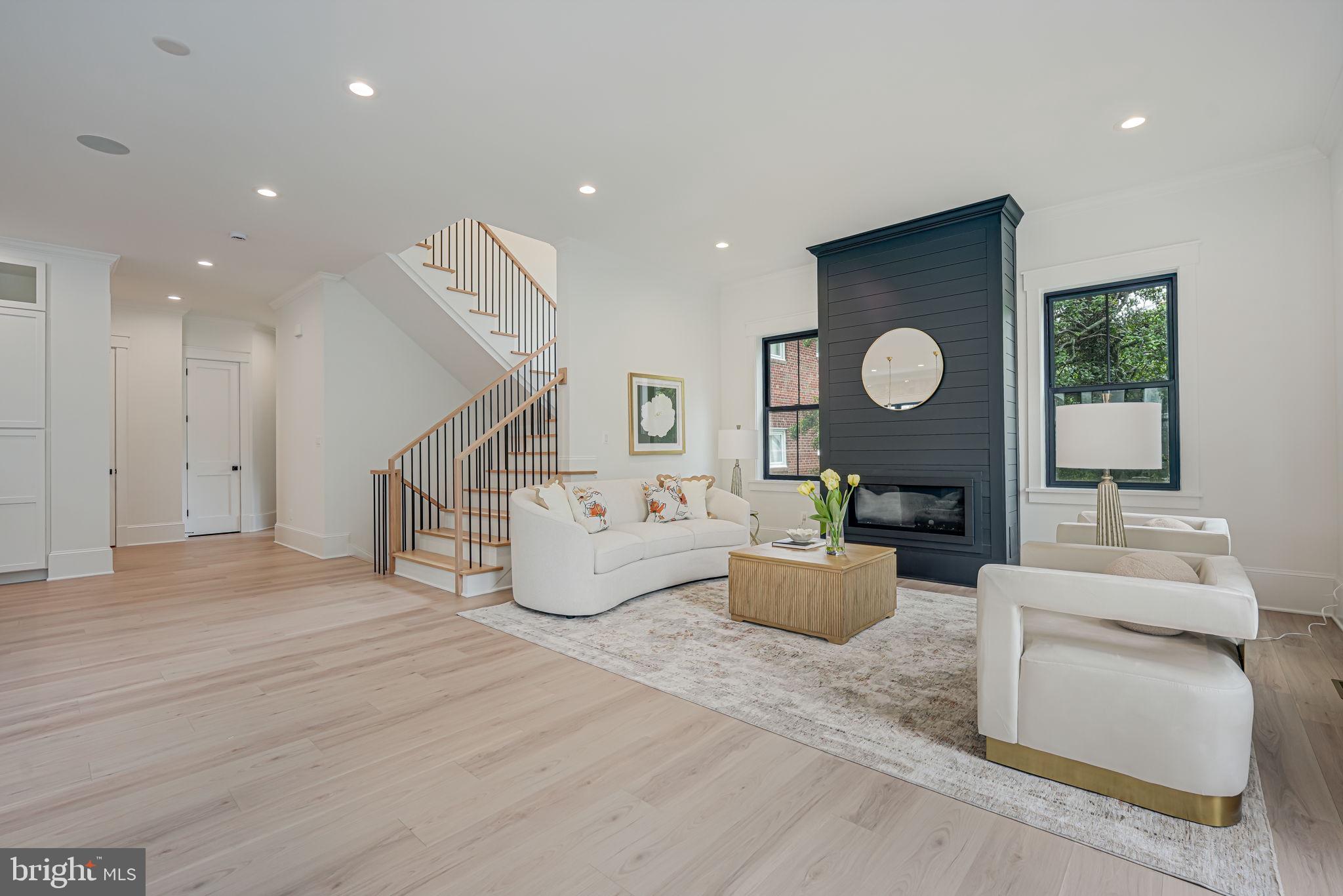 ADDISON HEIGHTS - Residential