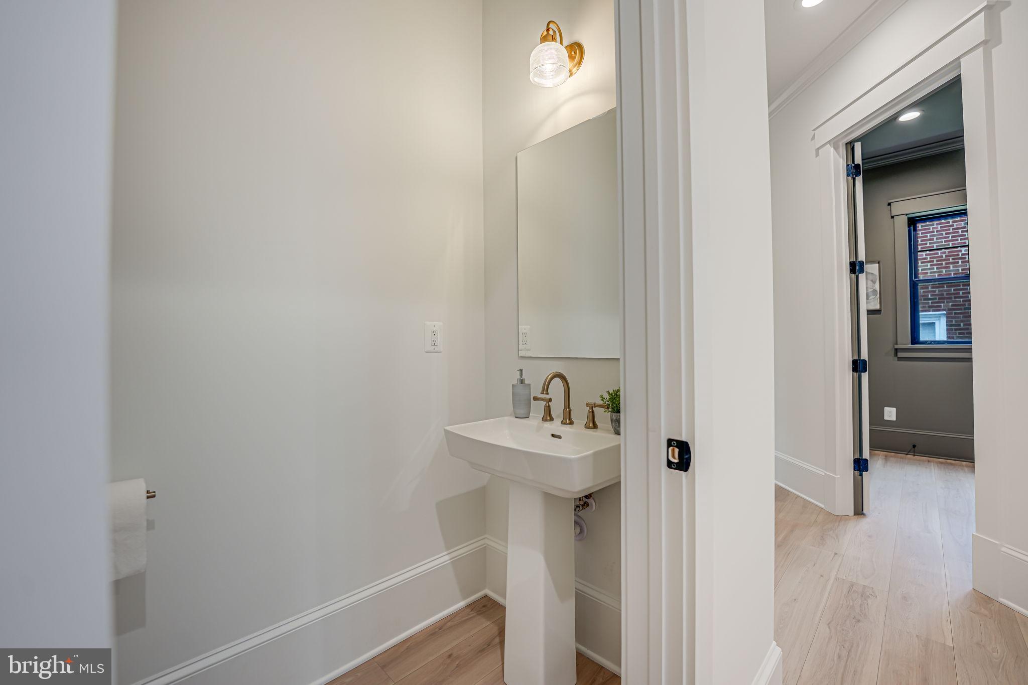 ADDISON HEIGHTS - Residential