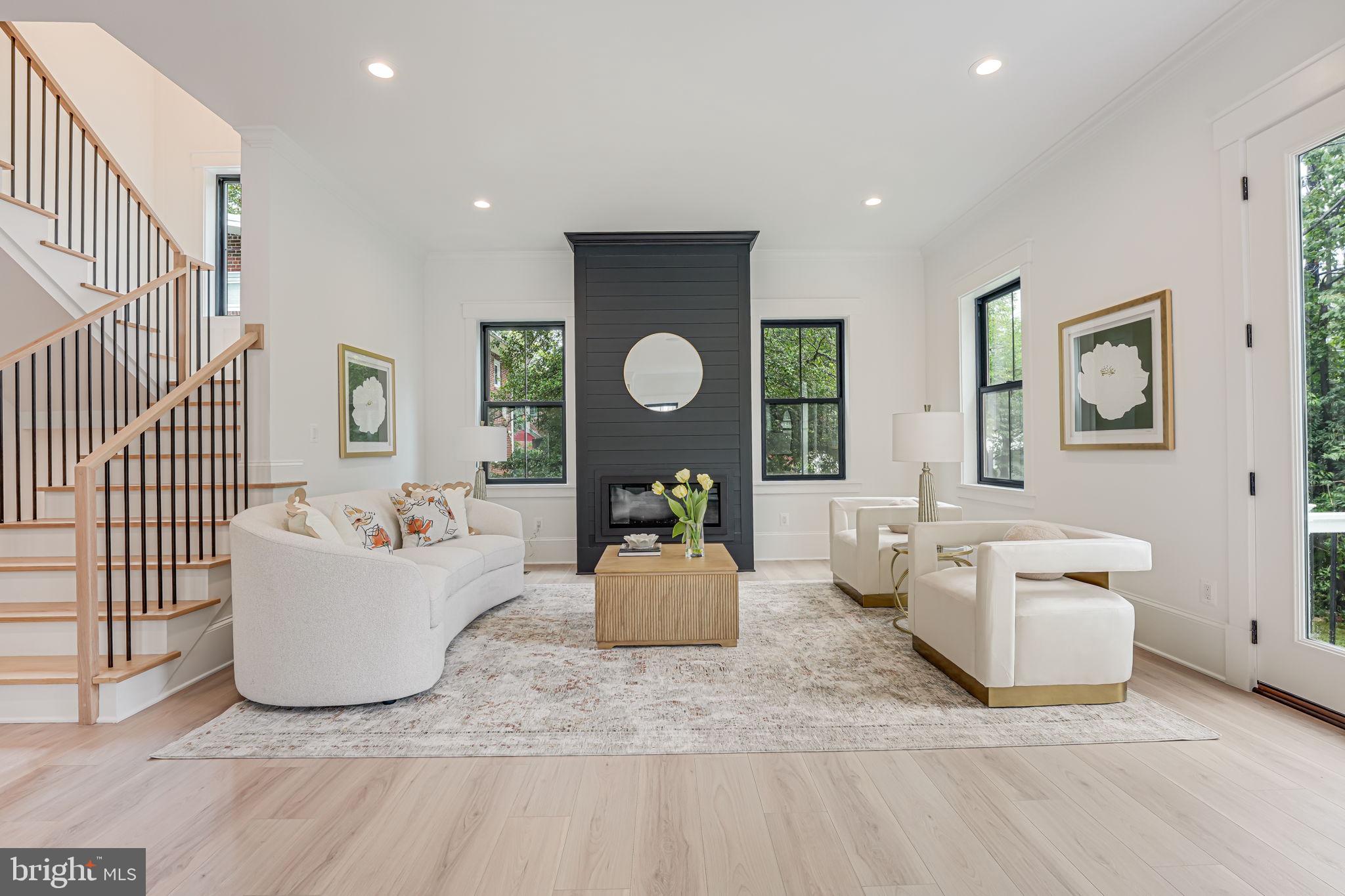 ADDISON HEIGHTS - Residential