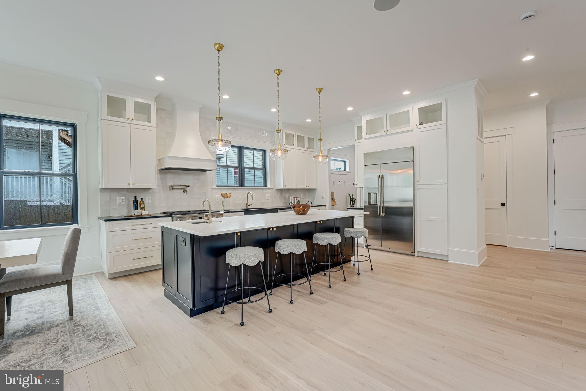 ADDISON HEIGHTS - Residential