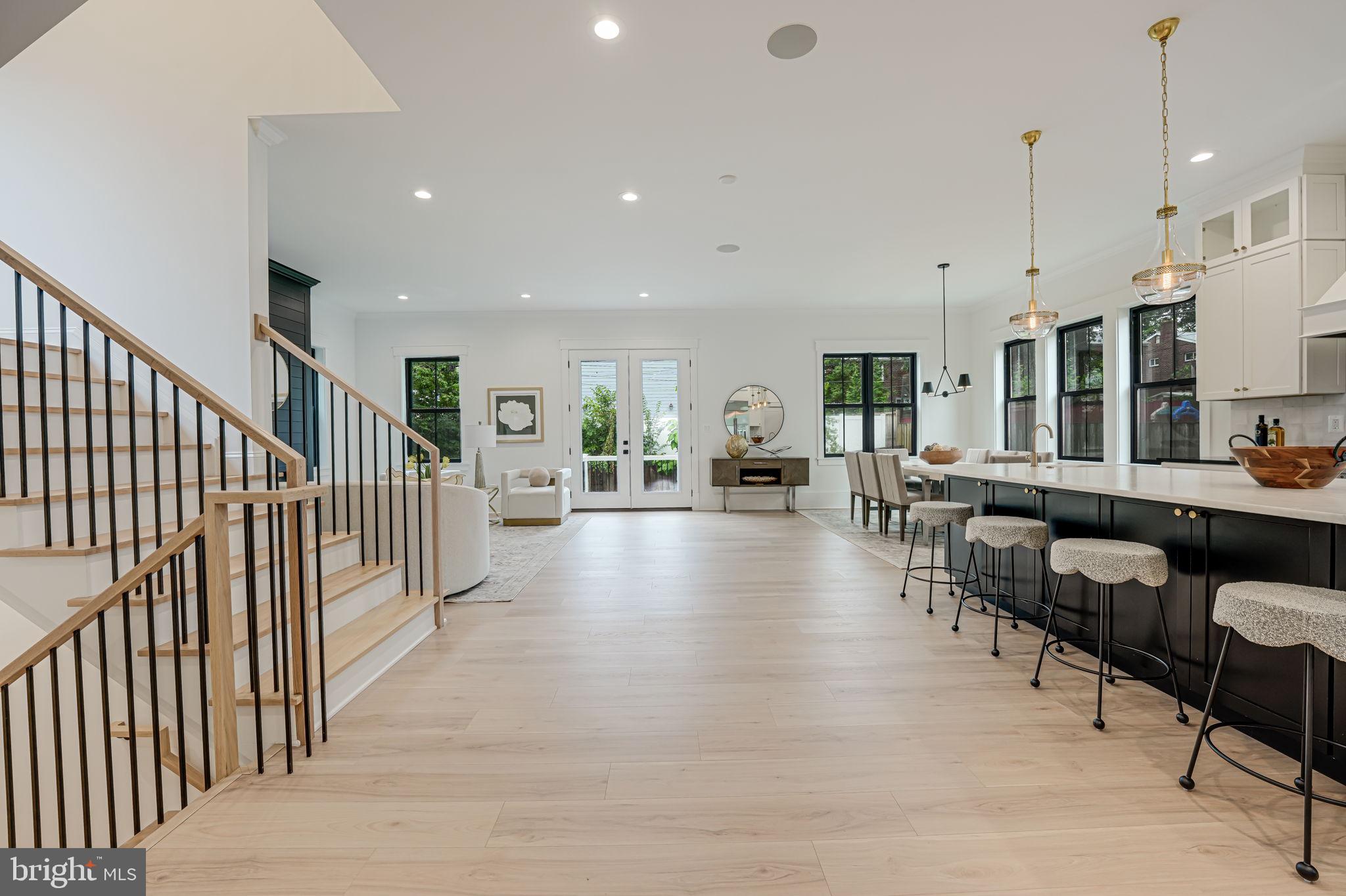 ADDISON HEIGHTS - Residential