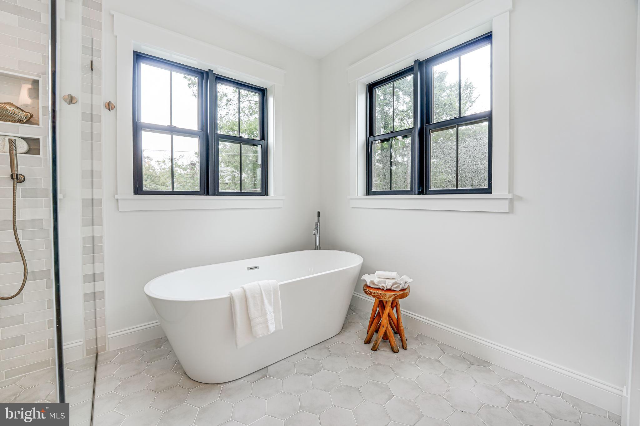 ADDISON HEIGHTS - Residential