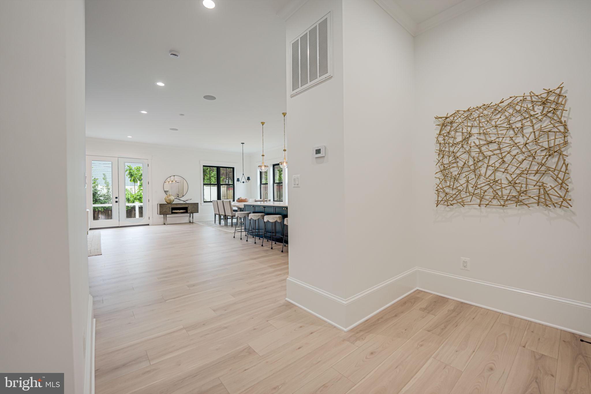 ADDISON HEIGHTS - Residential