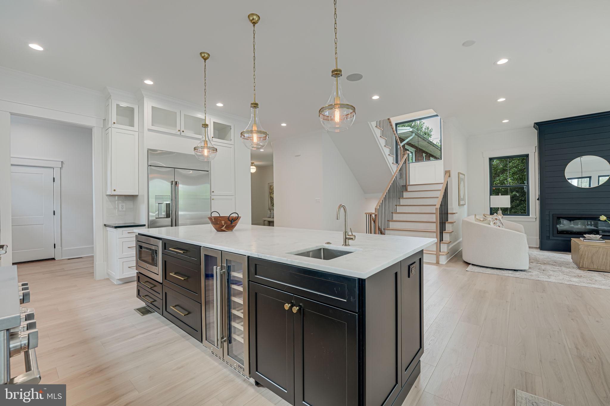 ADDISON HEIGHTS - Residential