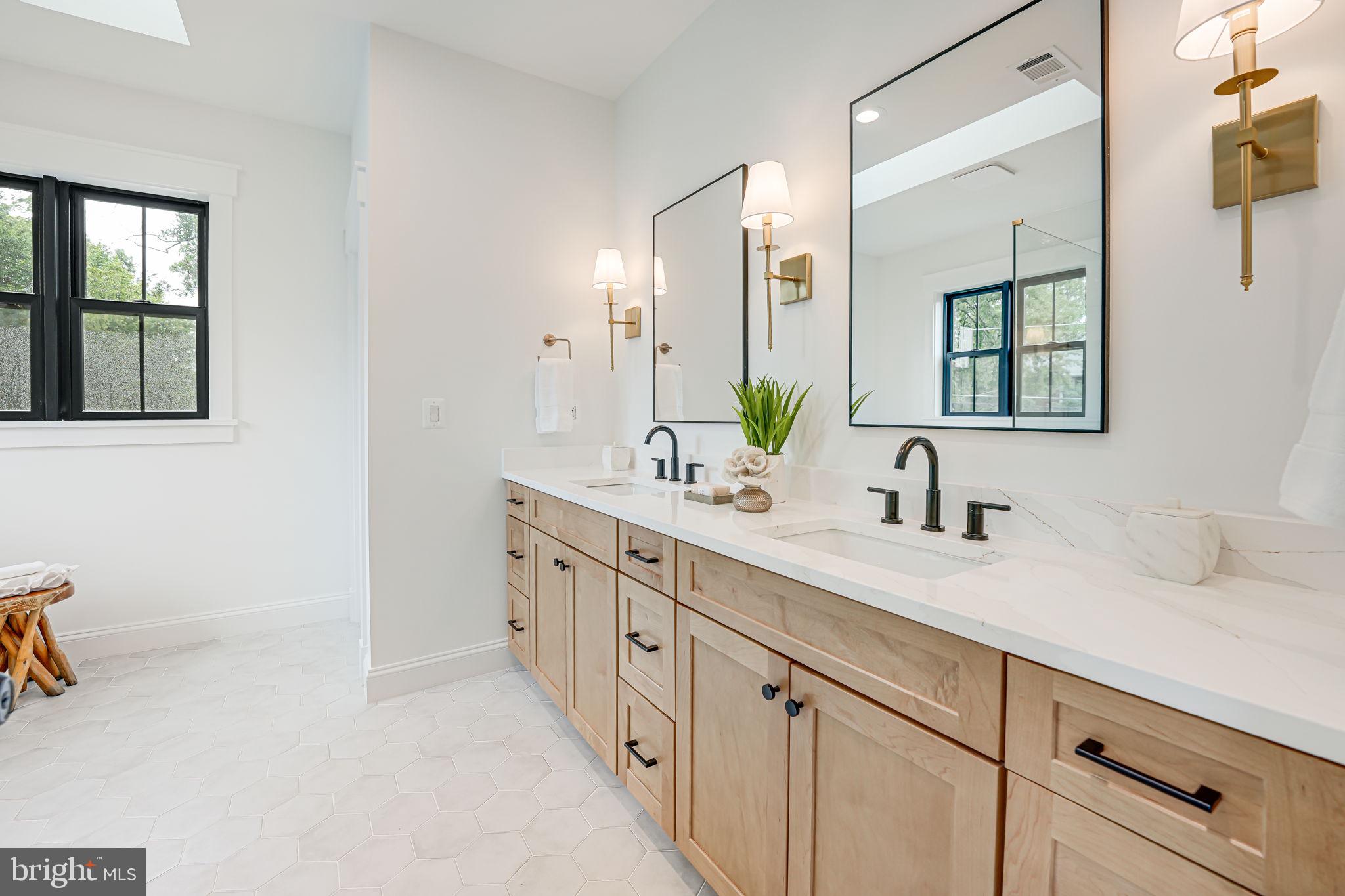 ADDISON HEIGHTS - Residential