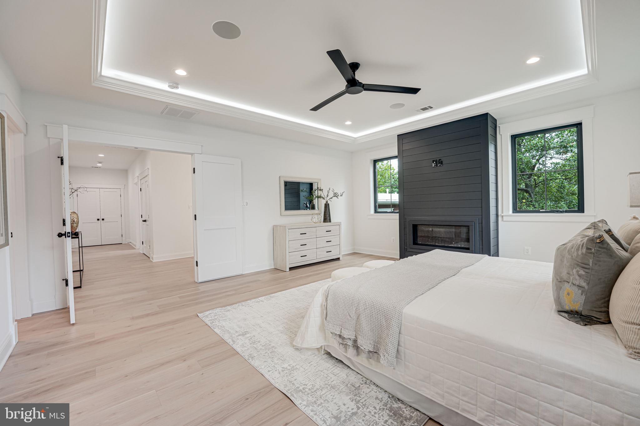 ADDISON HEIGHTS - Residential