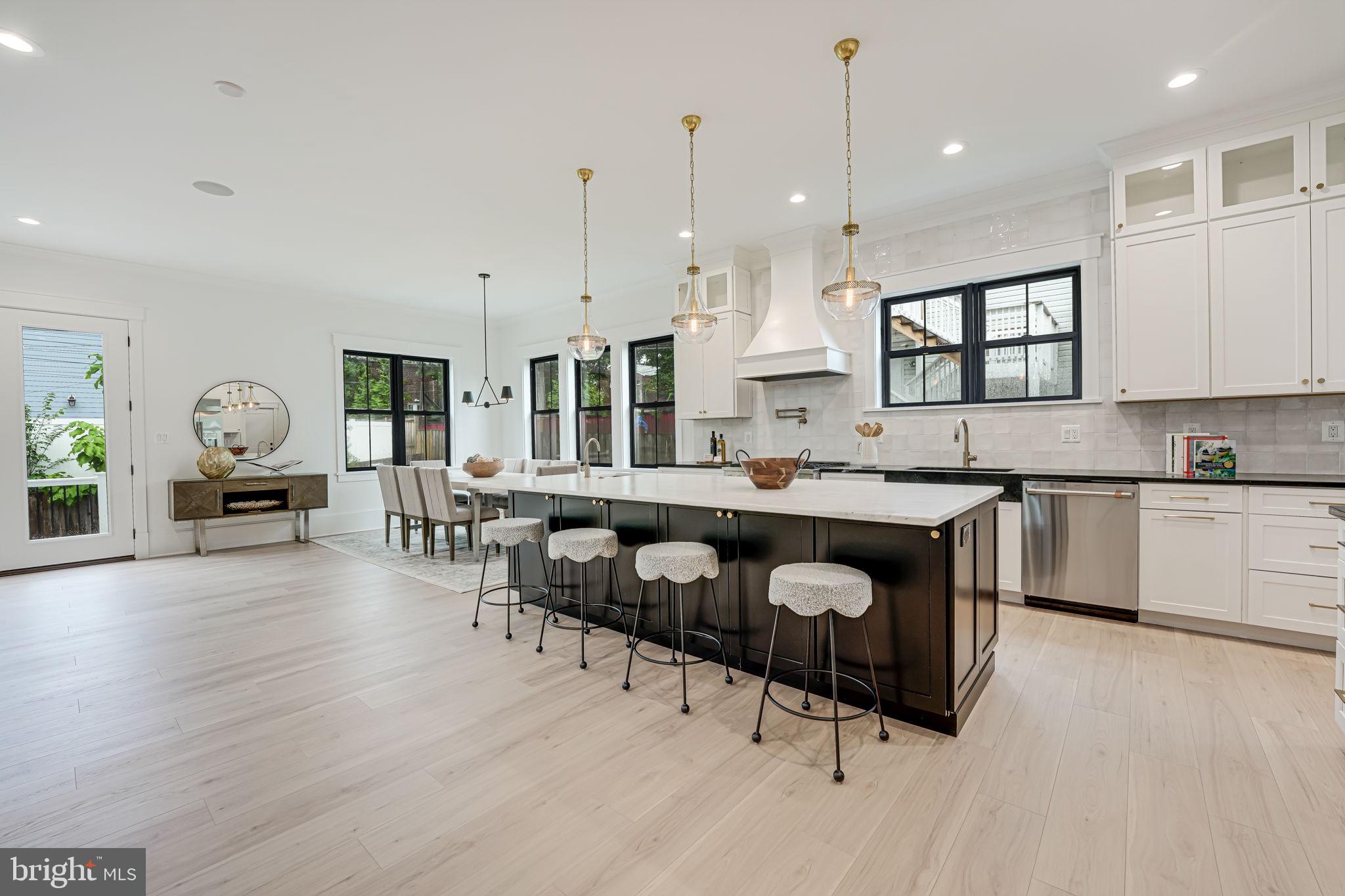 ADDISON HEIGHTS - Residential