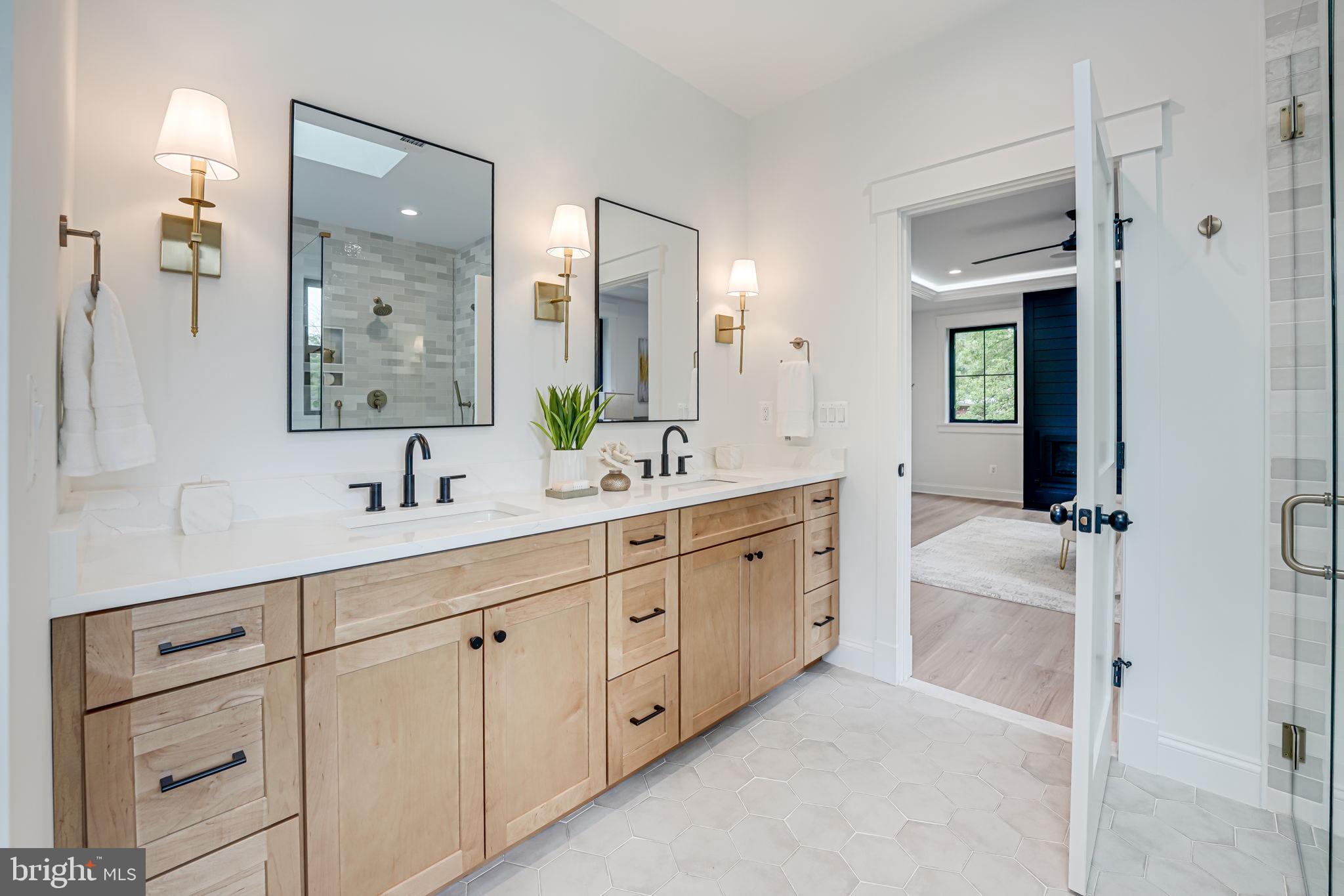 ADDISON HEIGHTS - Residential