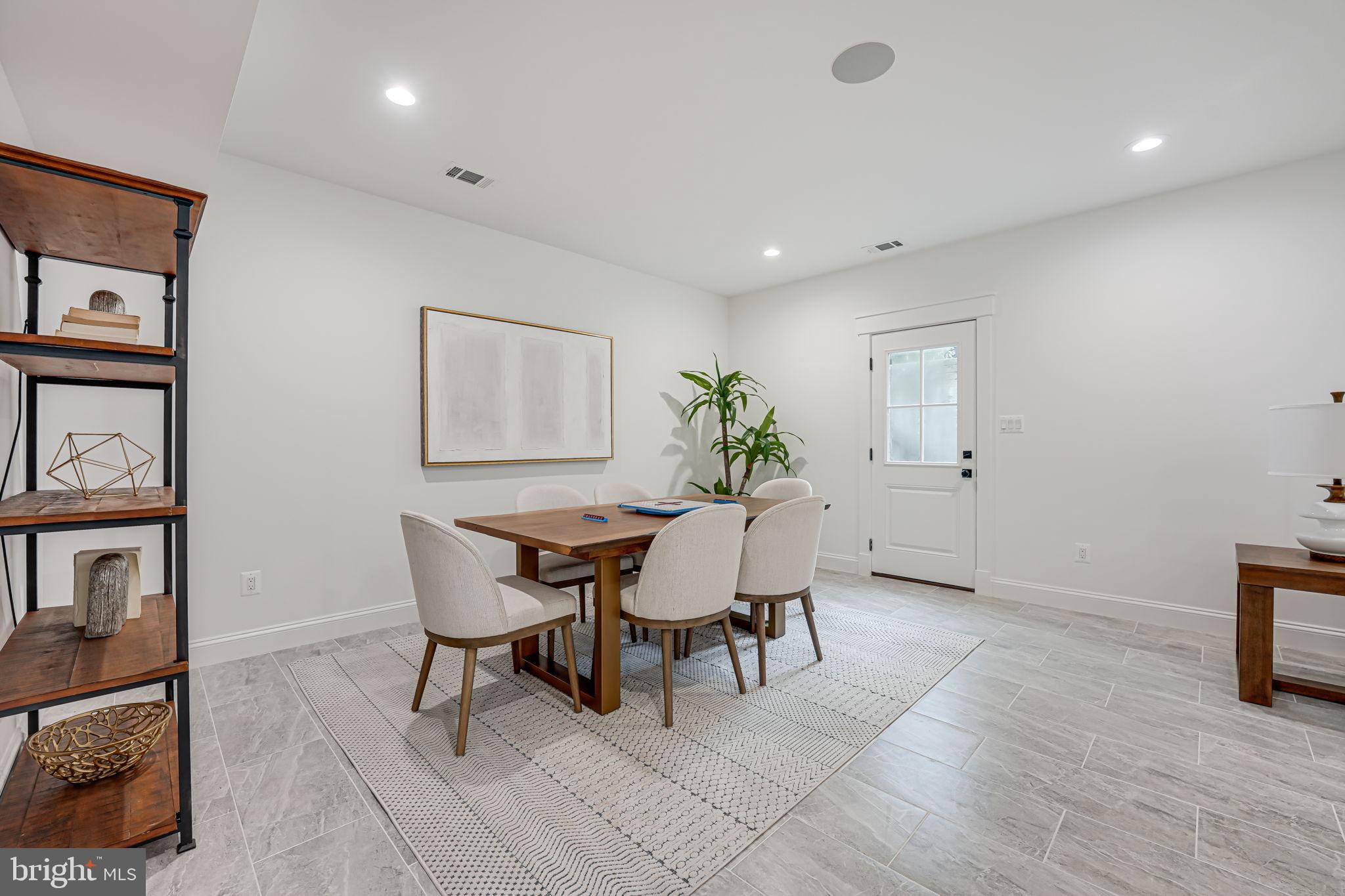 ADDISON HEIGHTS - Residential