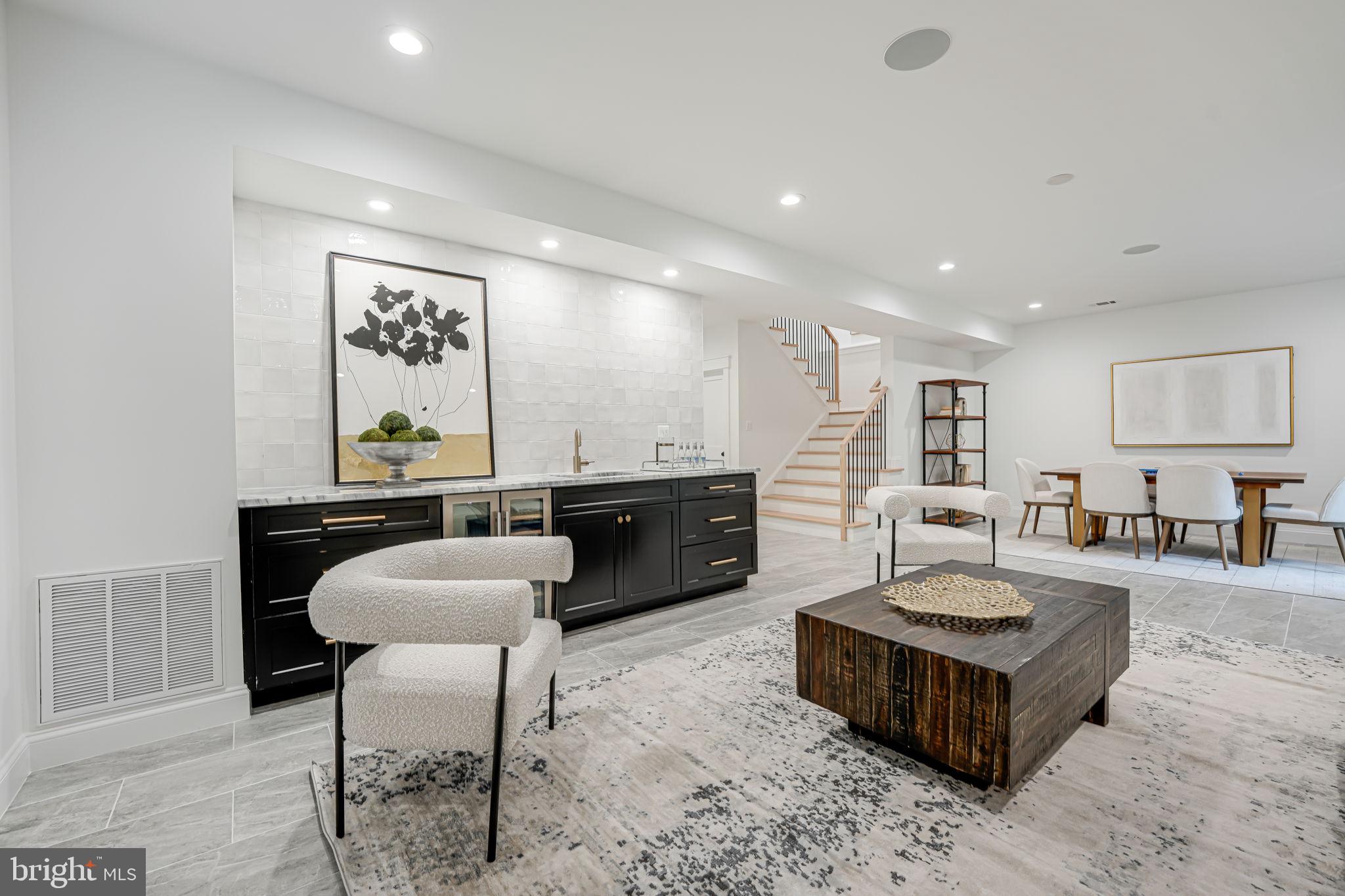 ADDISON HEIGHTS - Residential