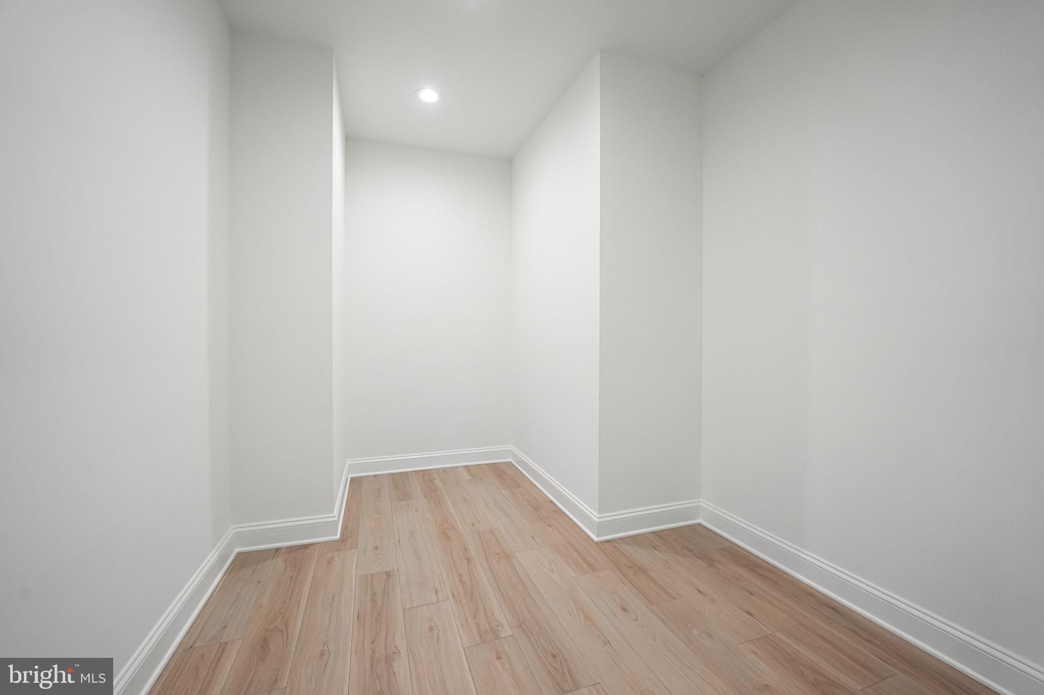 ADDISON HEIGHTS - Residential