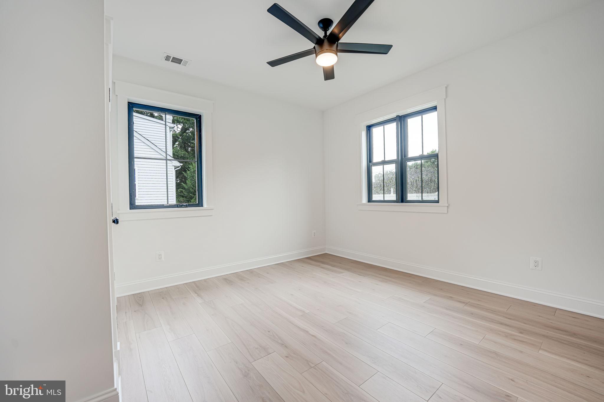 ADDISON HEIGHTS - Residential