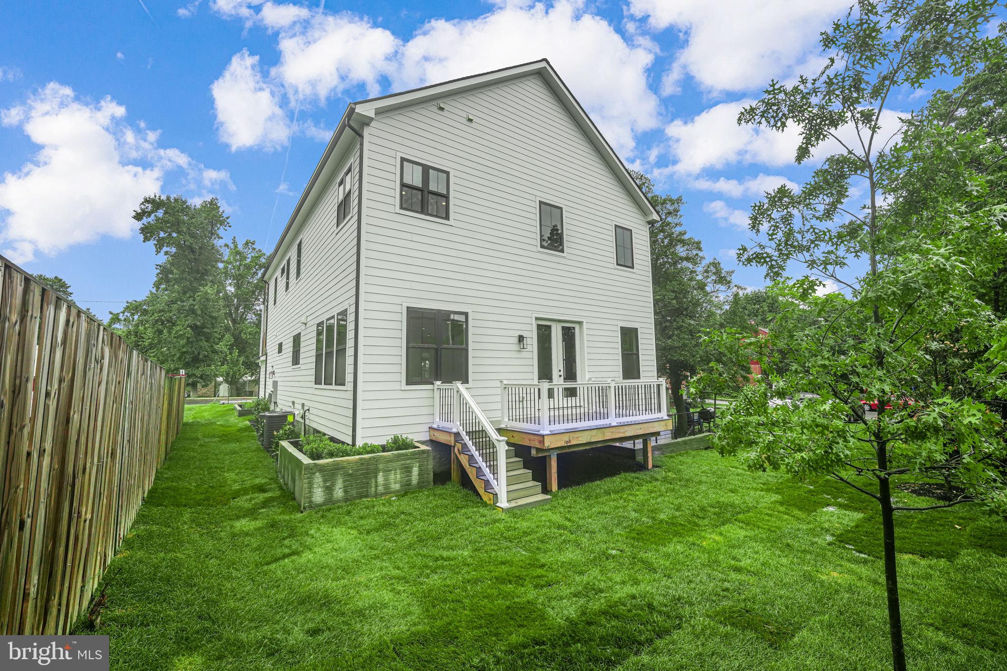 ADDISON HEIGHTS - Residential