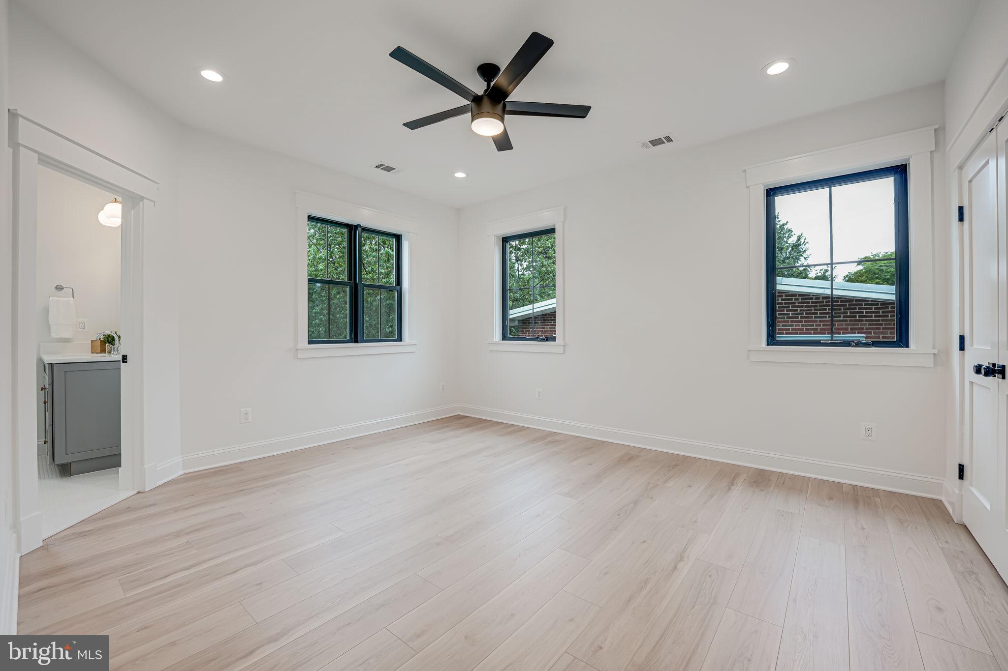 ADDISON HEIGHTS - Residential