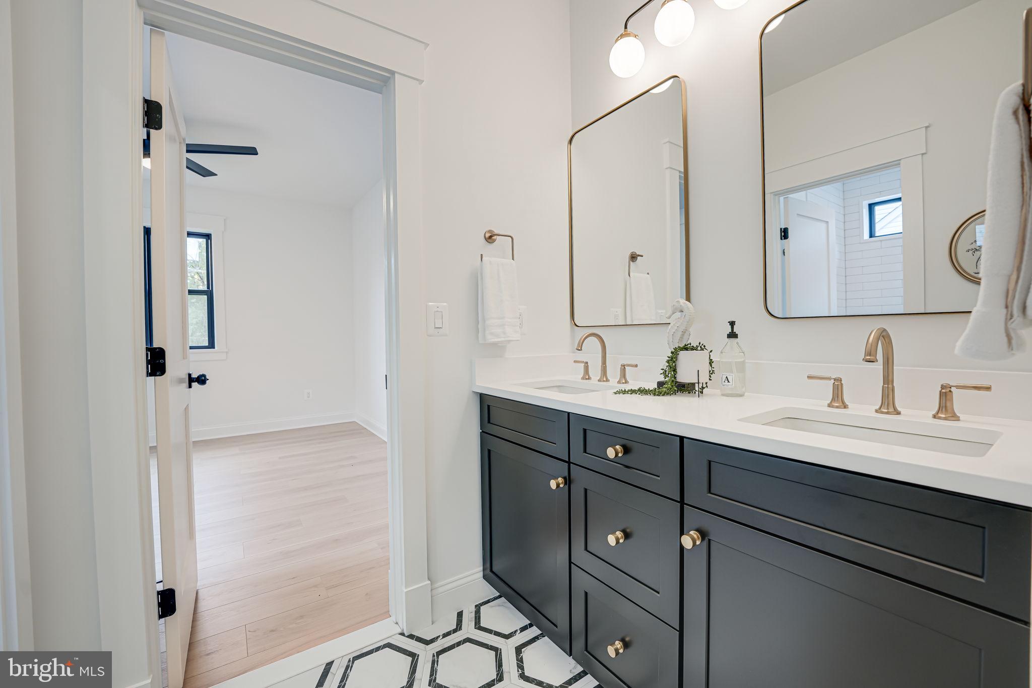 ADDISON HEIGHTS - Residential