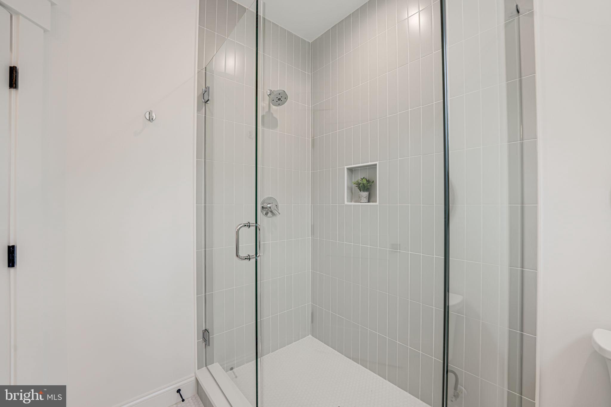 ADDISON HEIGHTS - Residential