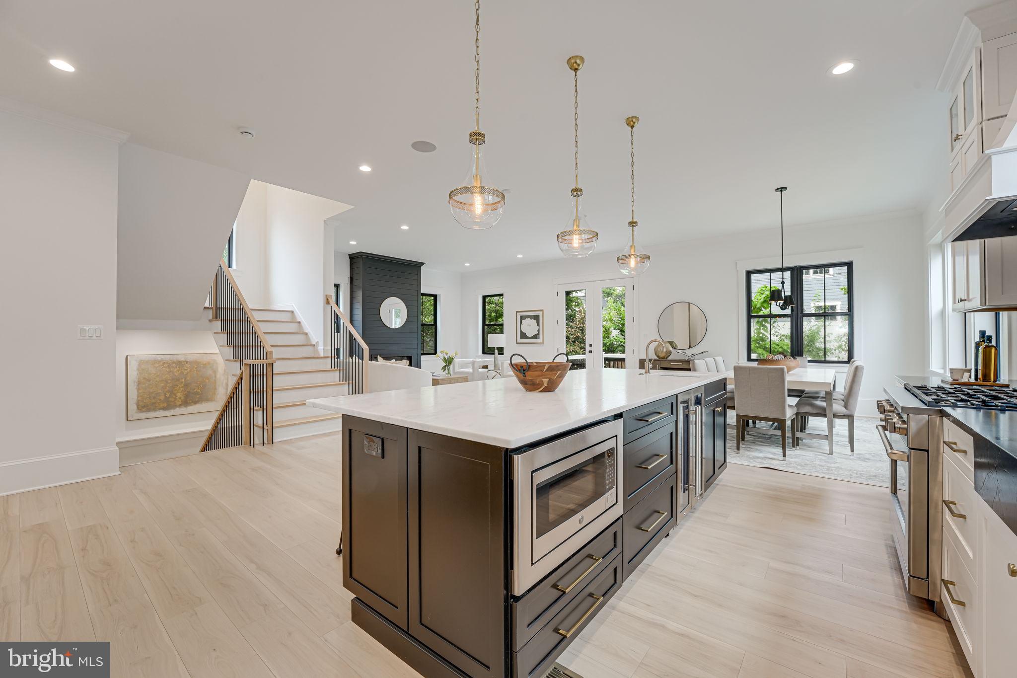 ADDISON HEIGHTS - Residential